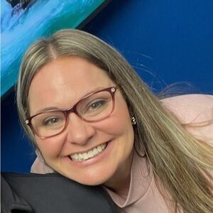 Meet your Posher, Crystal